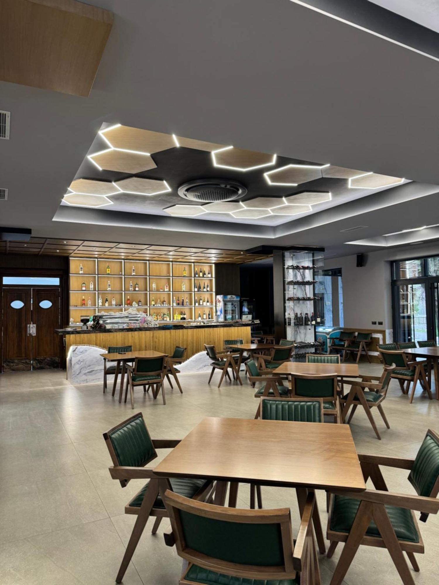 Hotel Fusha E Gjese Valbone Extérieur photo