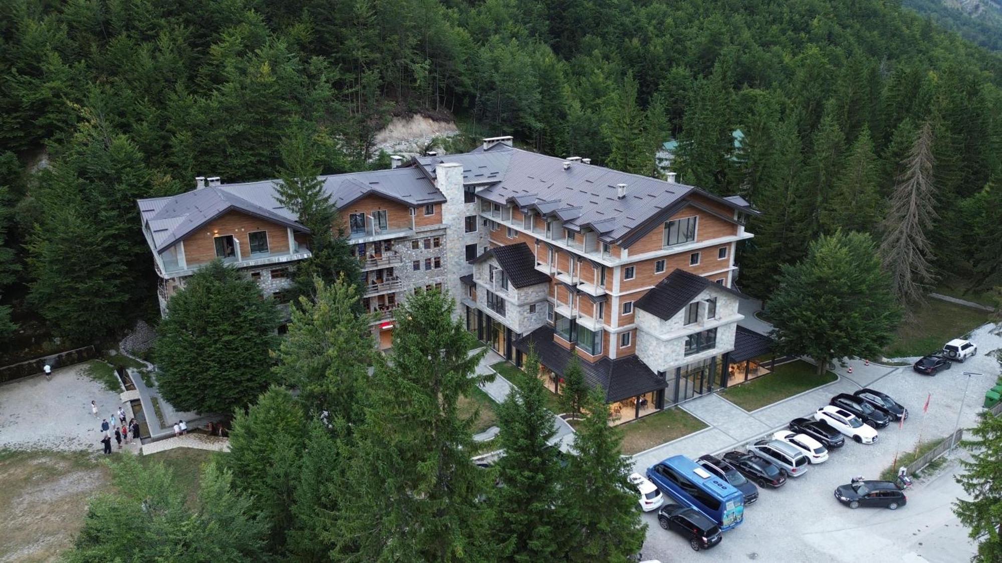 Hotel Fusha E Gjese Valbone Extérieur photo