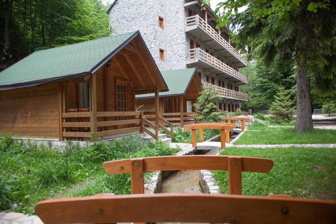 Hotel Fusha E Gjese Valbone Extérieur photo