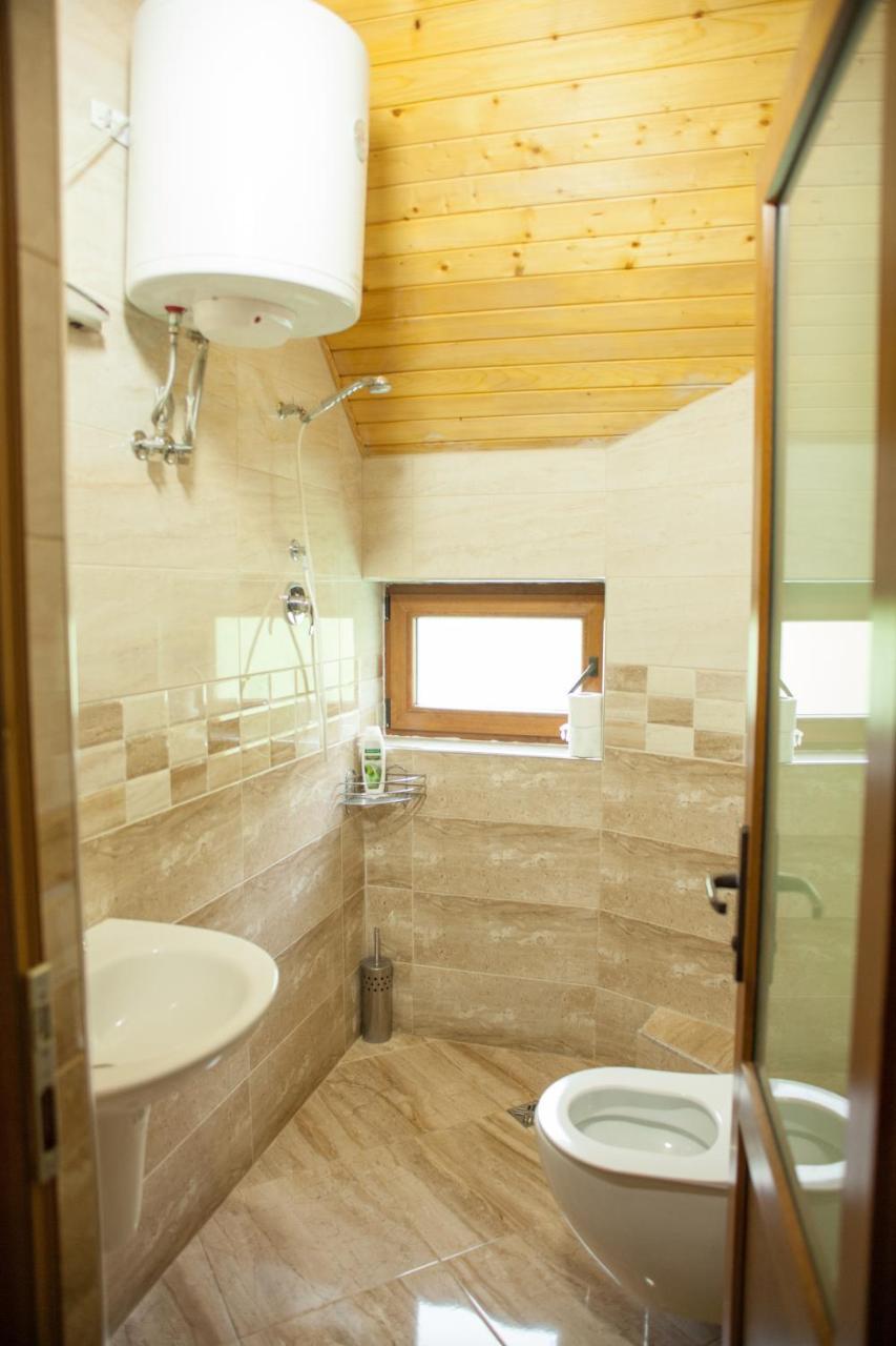 Hotel Fusha E Gjese Valbone Extérieur photo